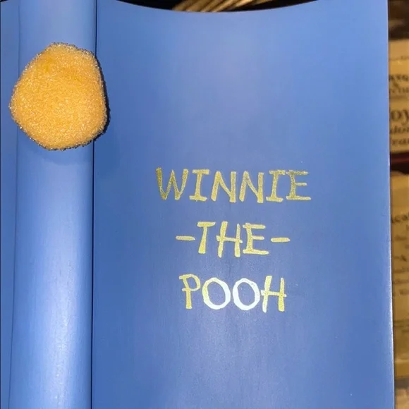 Discontinued Bradford Exchange Winnie The Pooh Book Collection A Very Great Resc - Picture 5 of 5